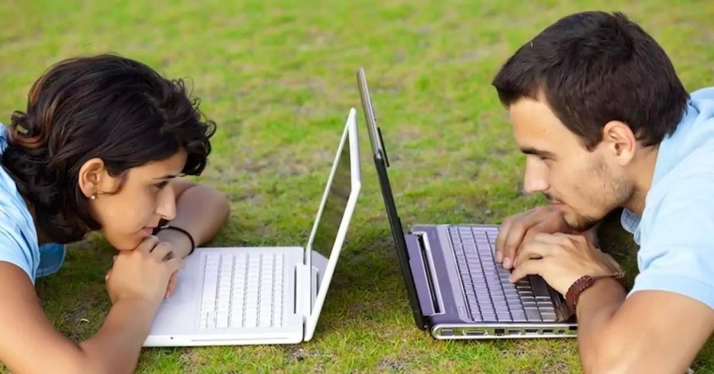 Przydatne i ciekawe informacje – jak odróżniać wartościowe treści od informacyjnego хаосу