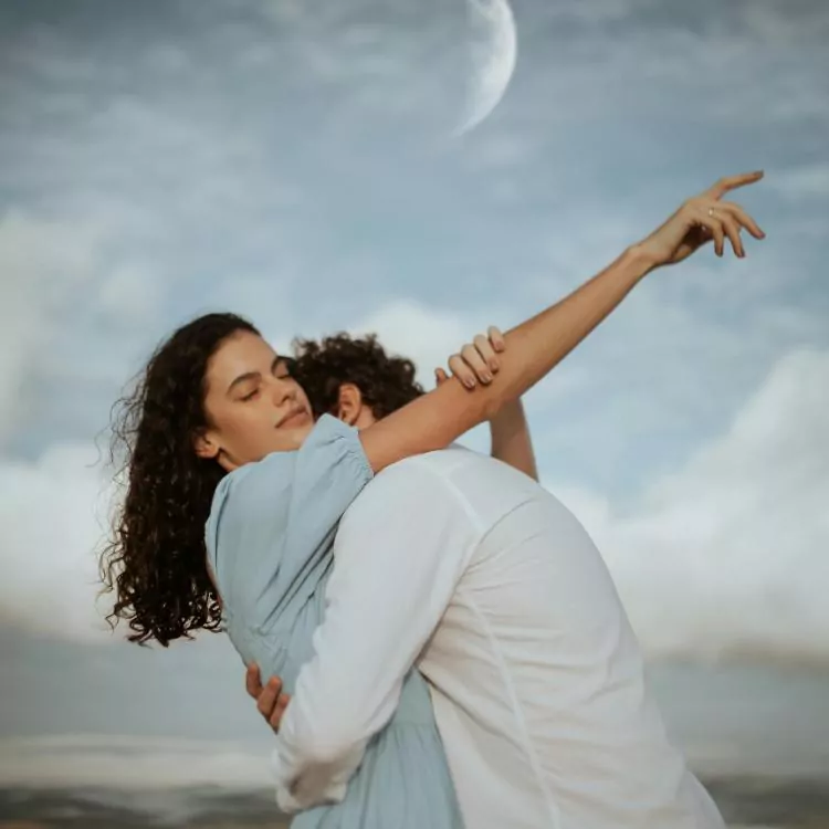 Co oznacza sen o księżycu