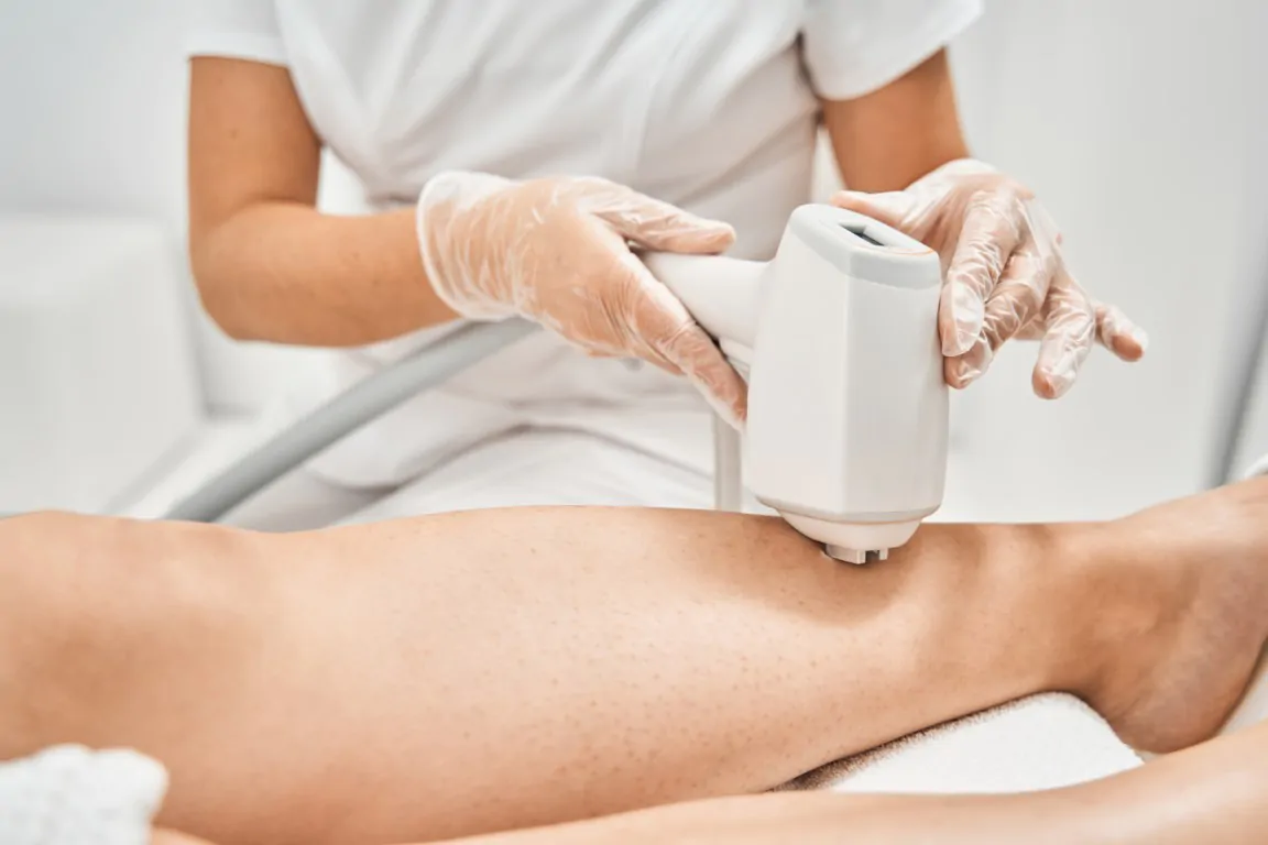 Depilacja: jak wybrać metodę dopasowaną do siebie i nie przepłacać za efekty